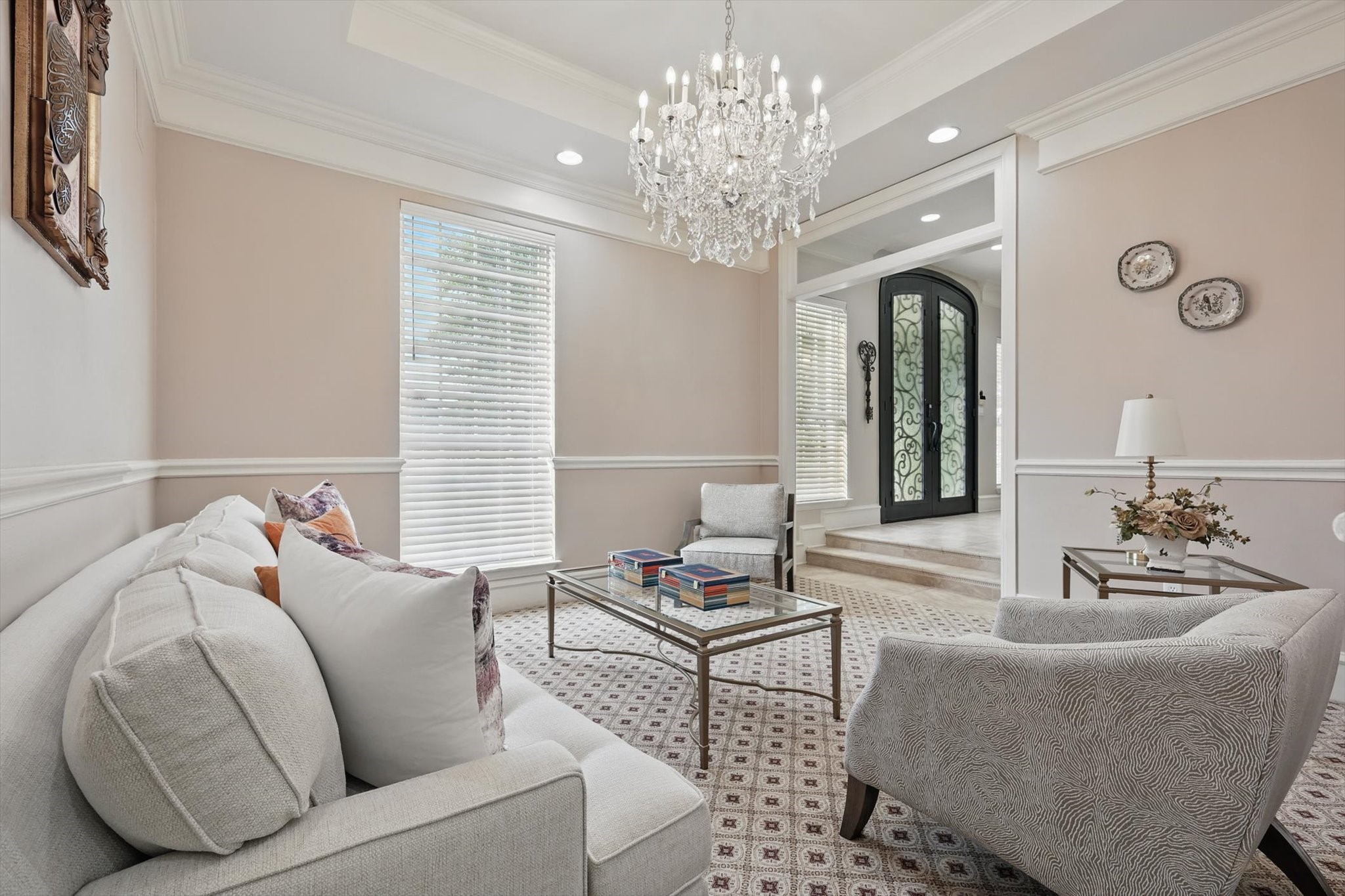 6260 Oak Hollow Drive