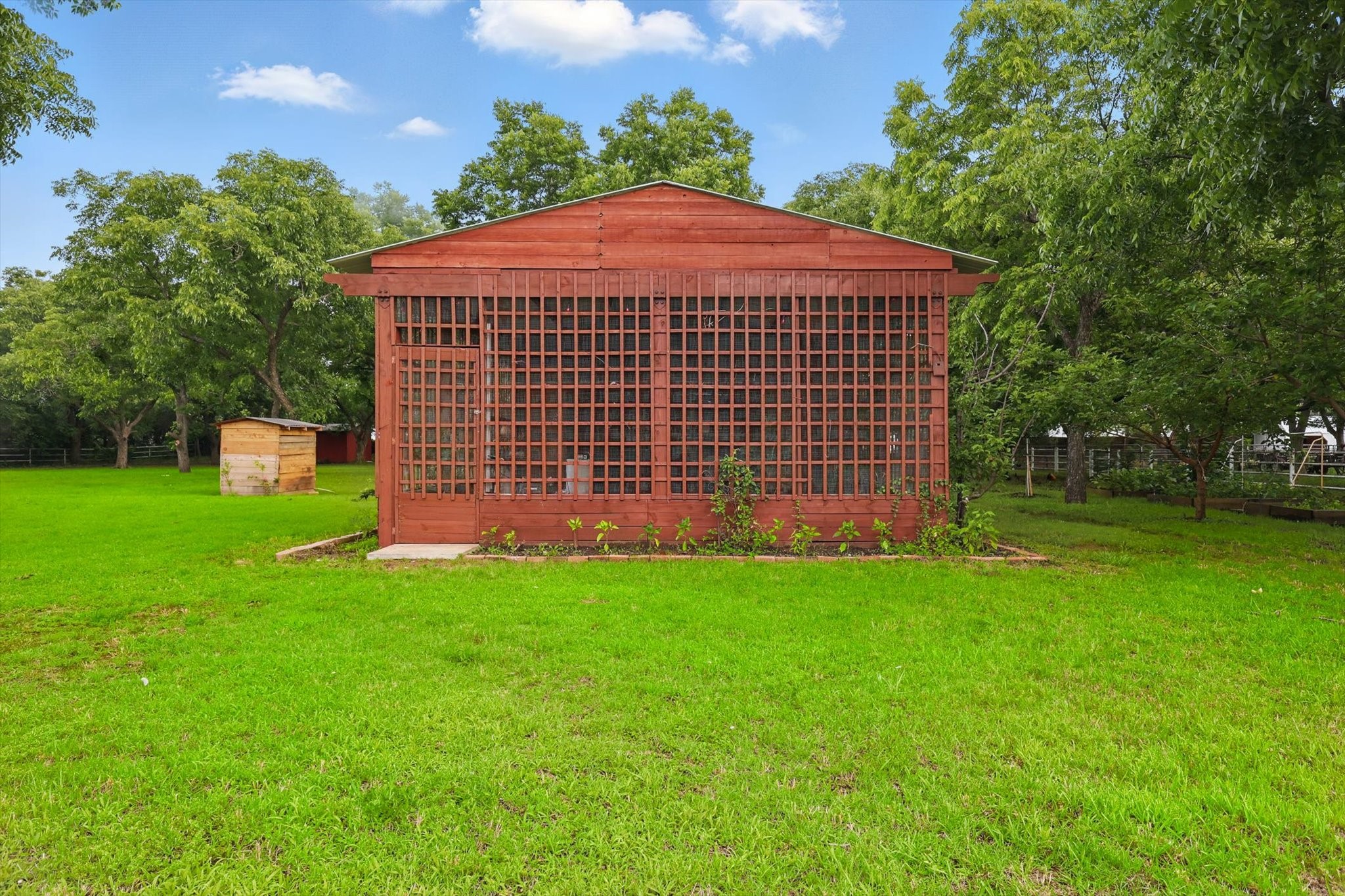 6260 Oak Hollow Drive