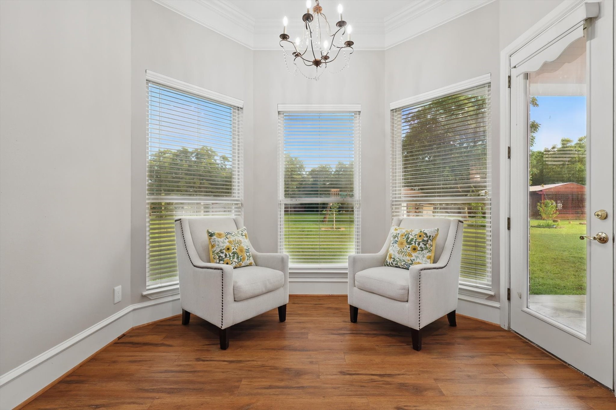 6260 Oak Hollow Drive