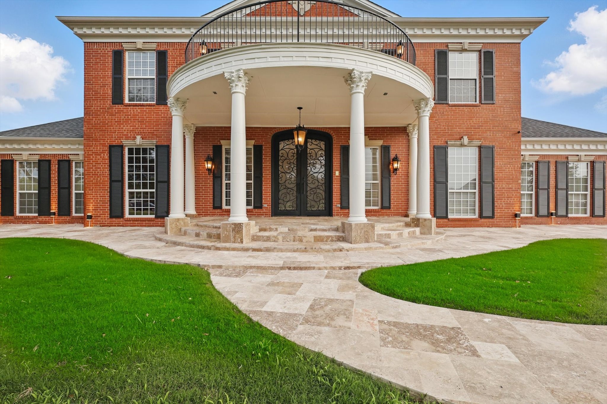 6260 Oak Hollow Drive