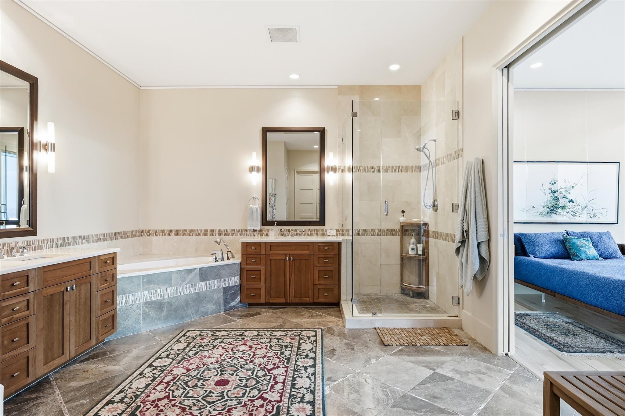 1301 Throckmorton Street 2705