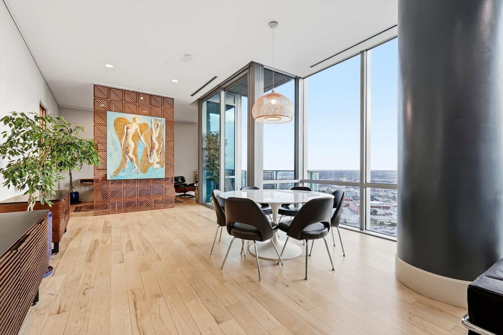 1301 Throckmorton Street 2705