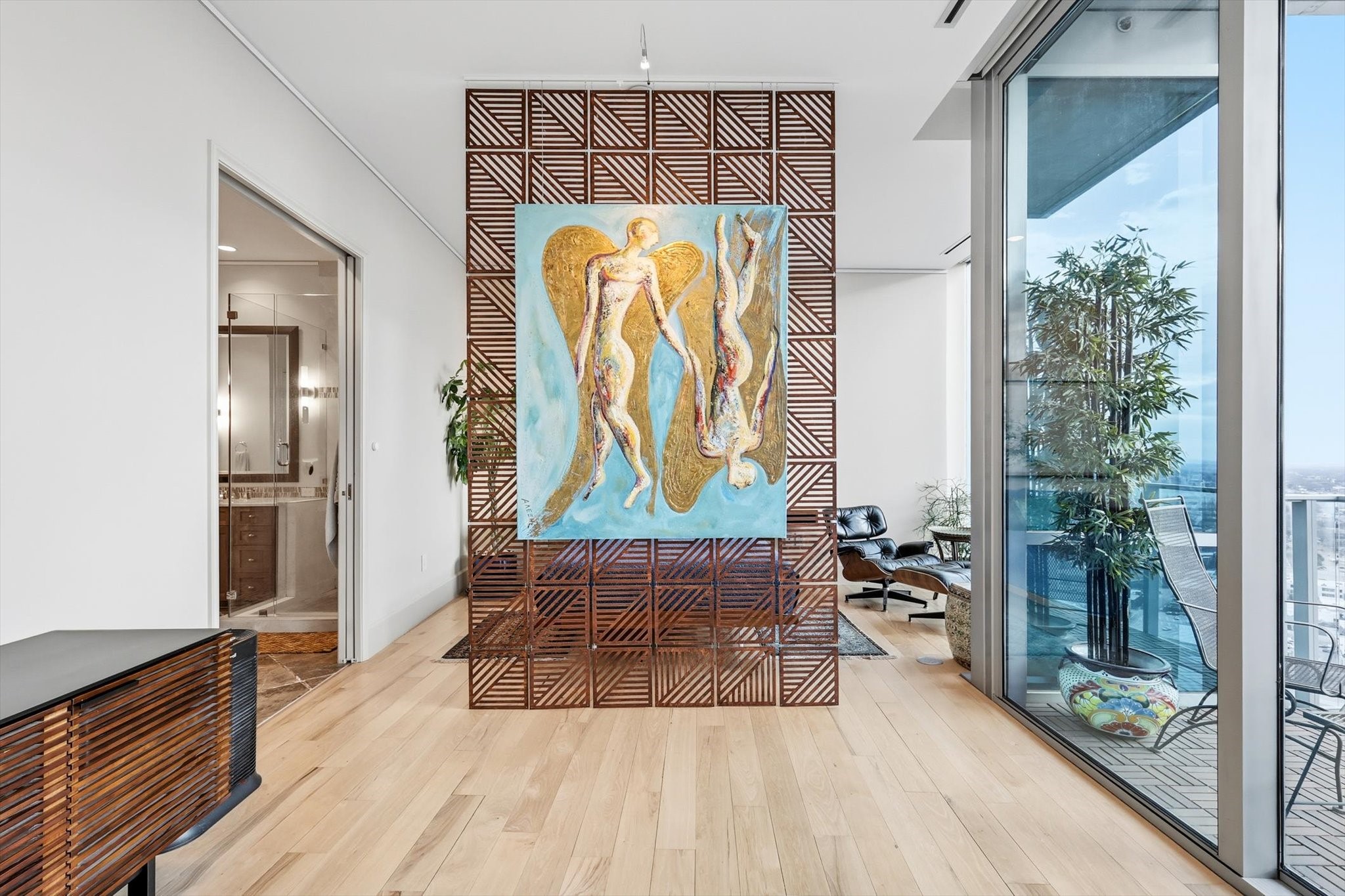 1301 Throckmorton Street 2705