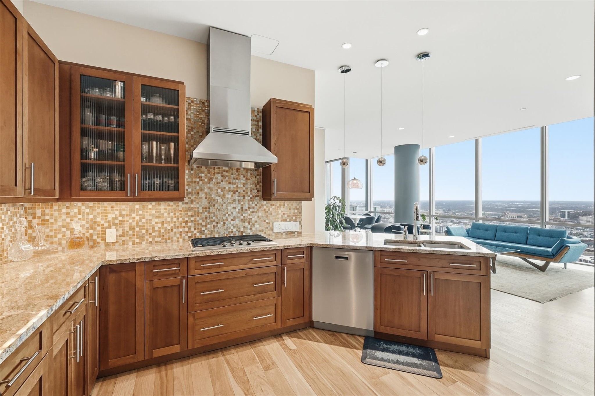 1301 Throckmorton Street 2705