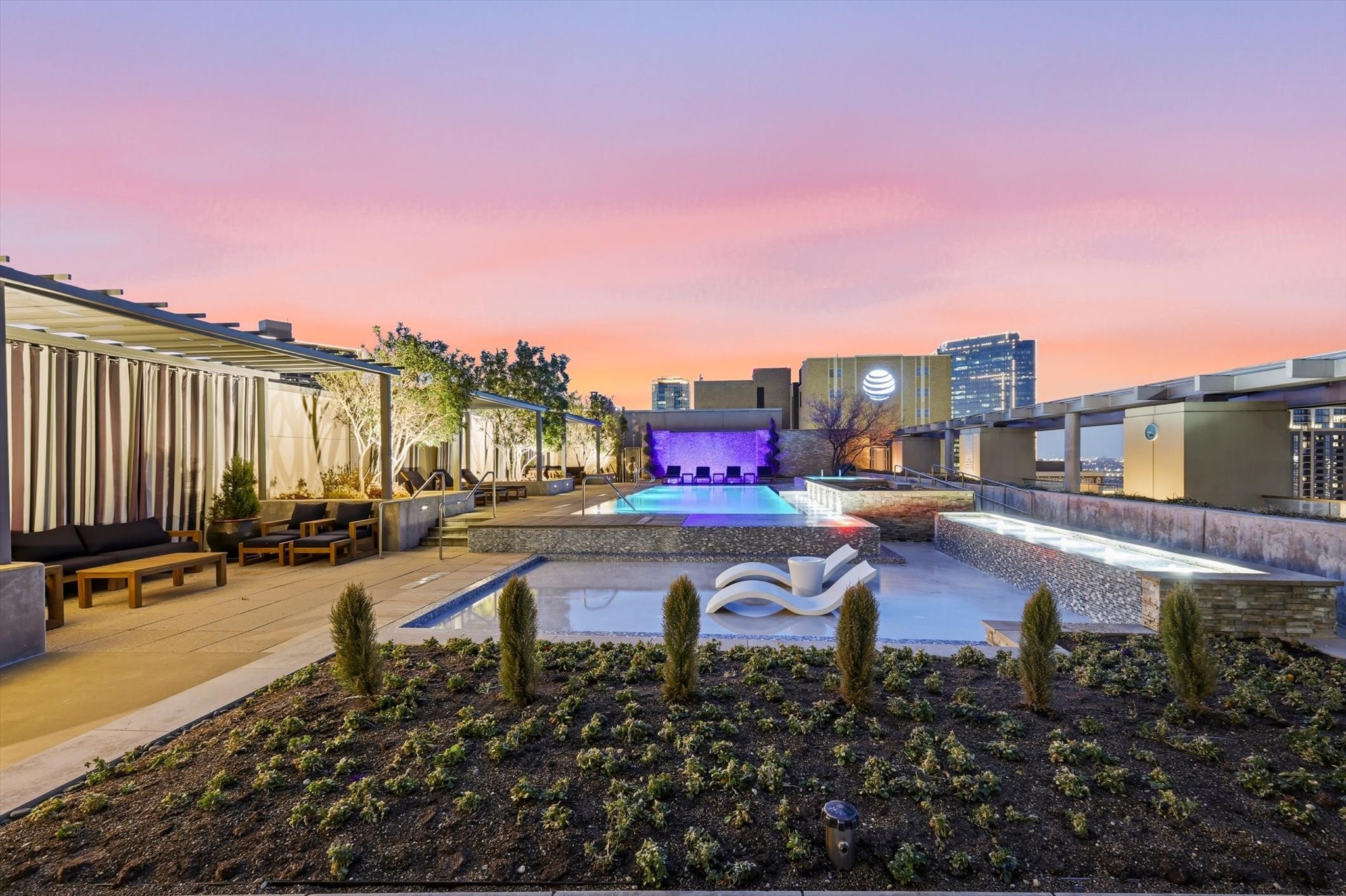 1301 Throckmorton Street 2705