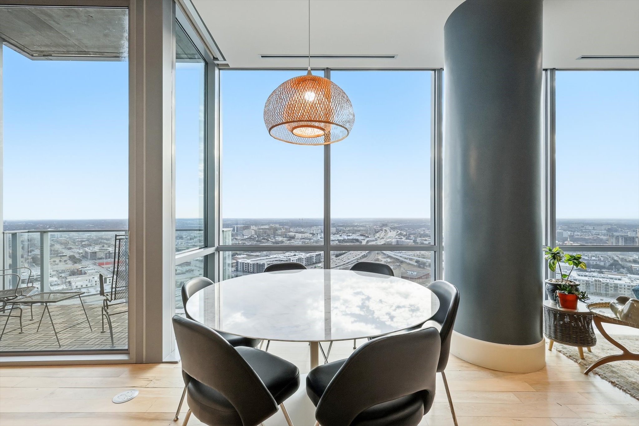 1301 Throckmorton Street 2705