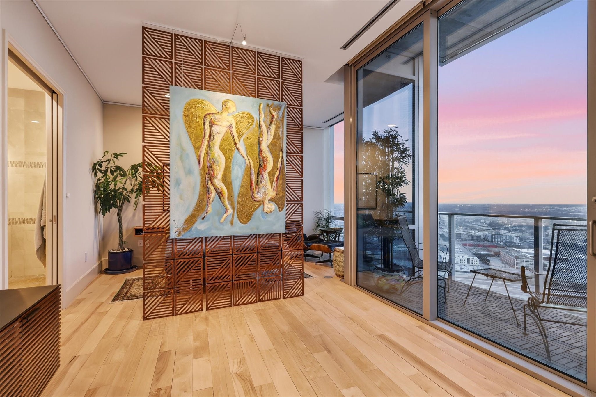 1301 Throckmorton Street 2705