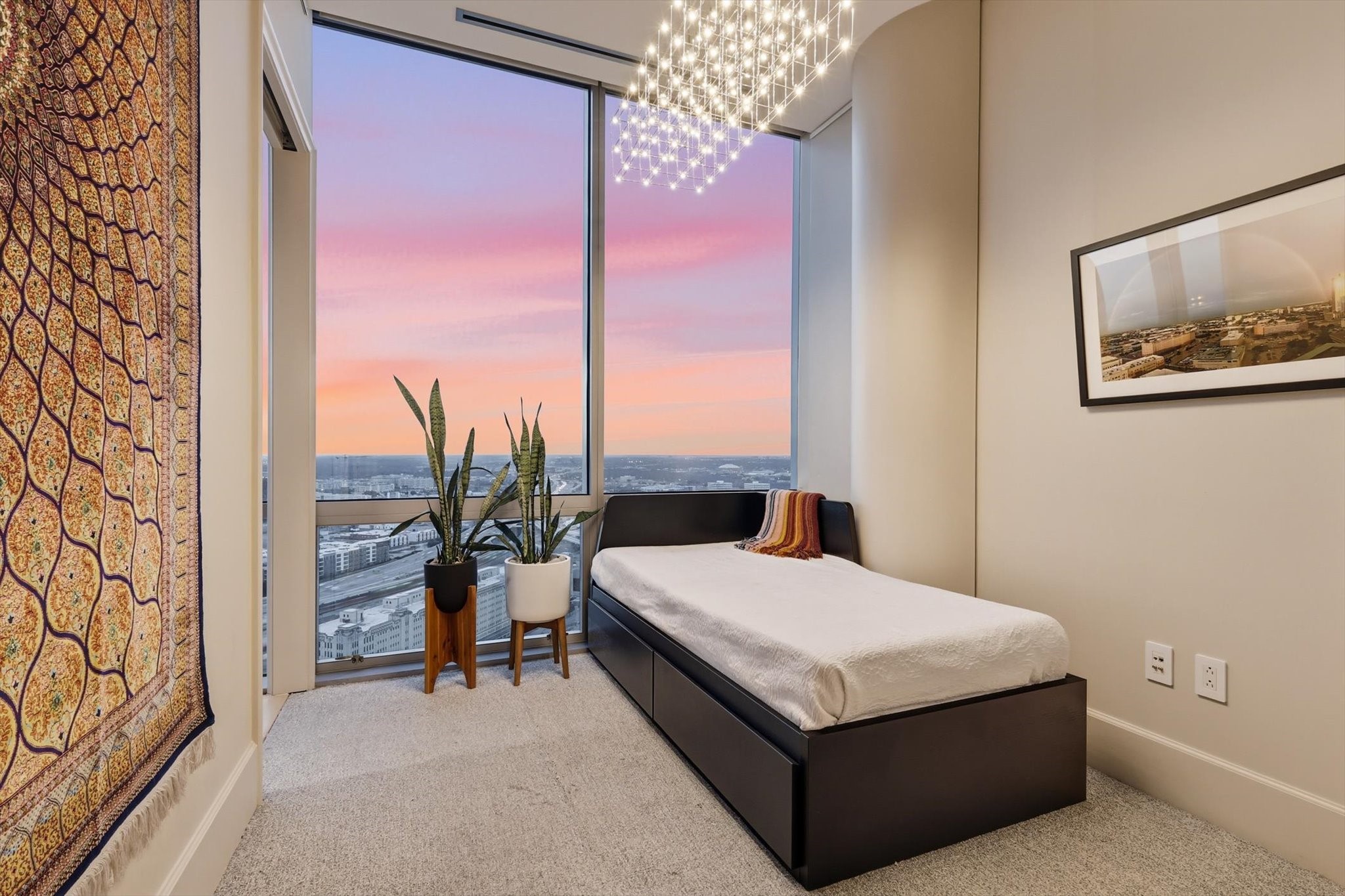 1301 Throckmorton Street 2705