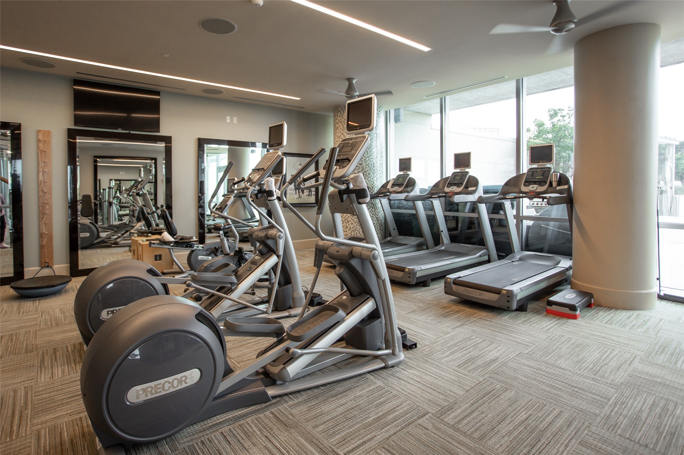 1301 Throckmorton Street 2705