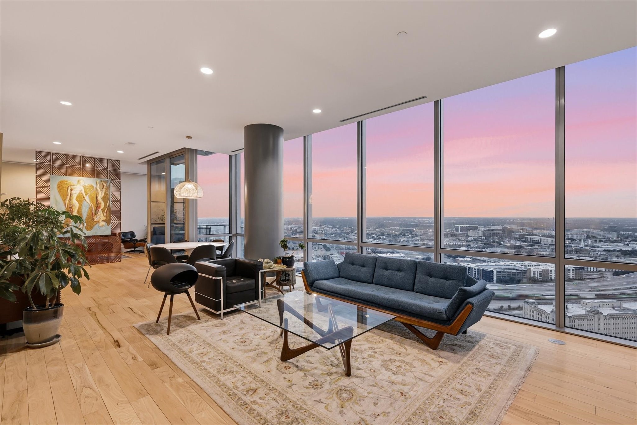 1301 Throckmorton Street 2705