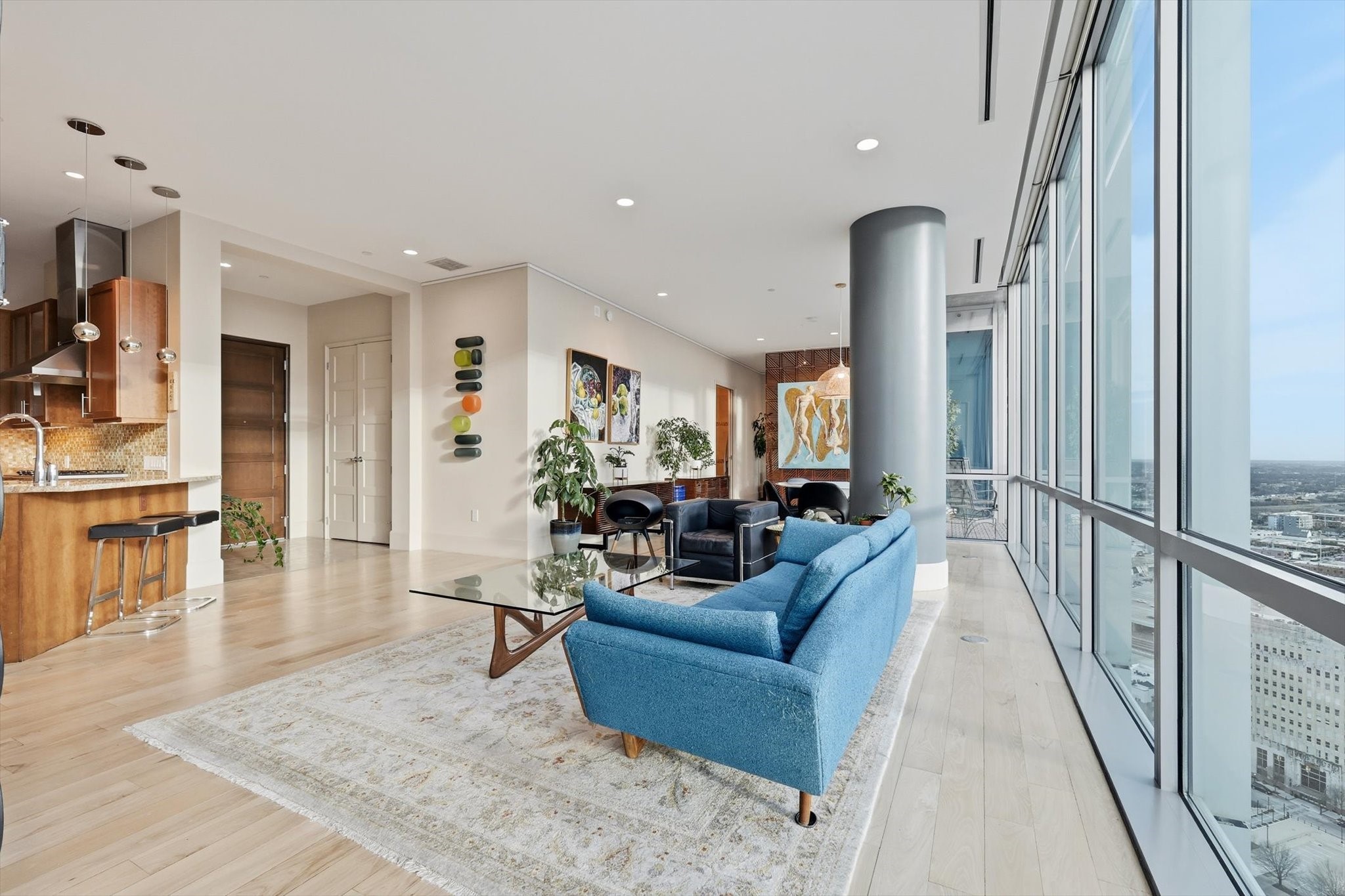 1301 Throckmorton Street 2705