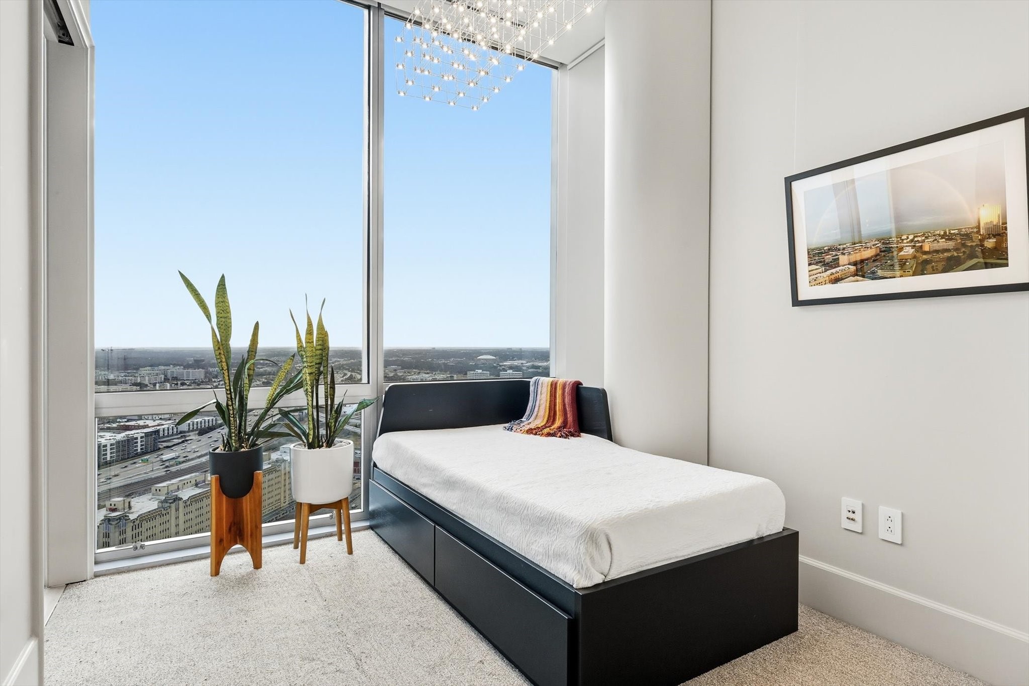 1301 Throckmorton Street 2705