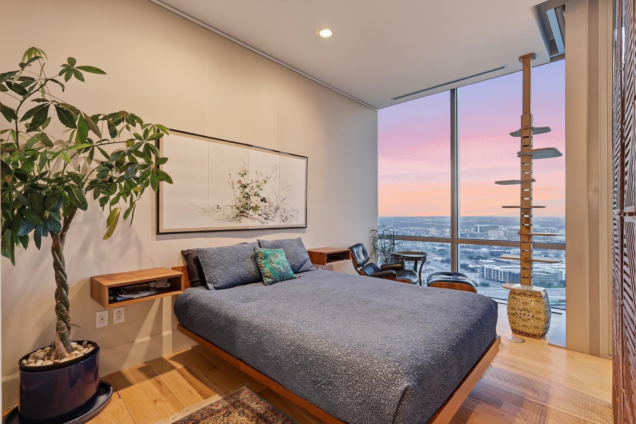 1301 Throckmorton Street 2705