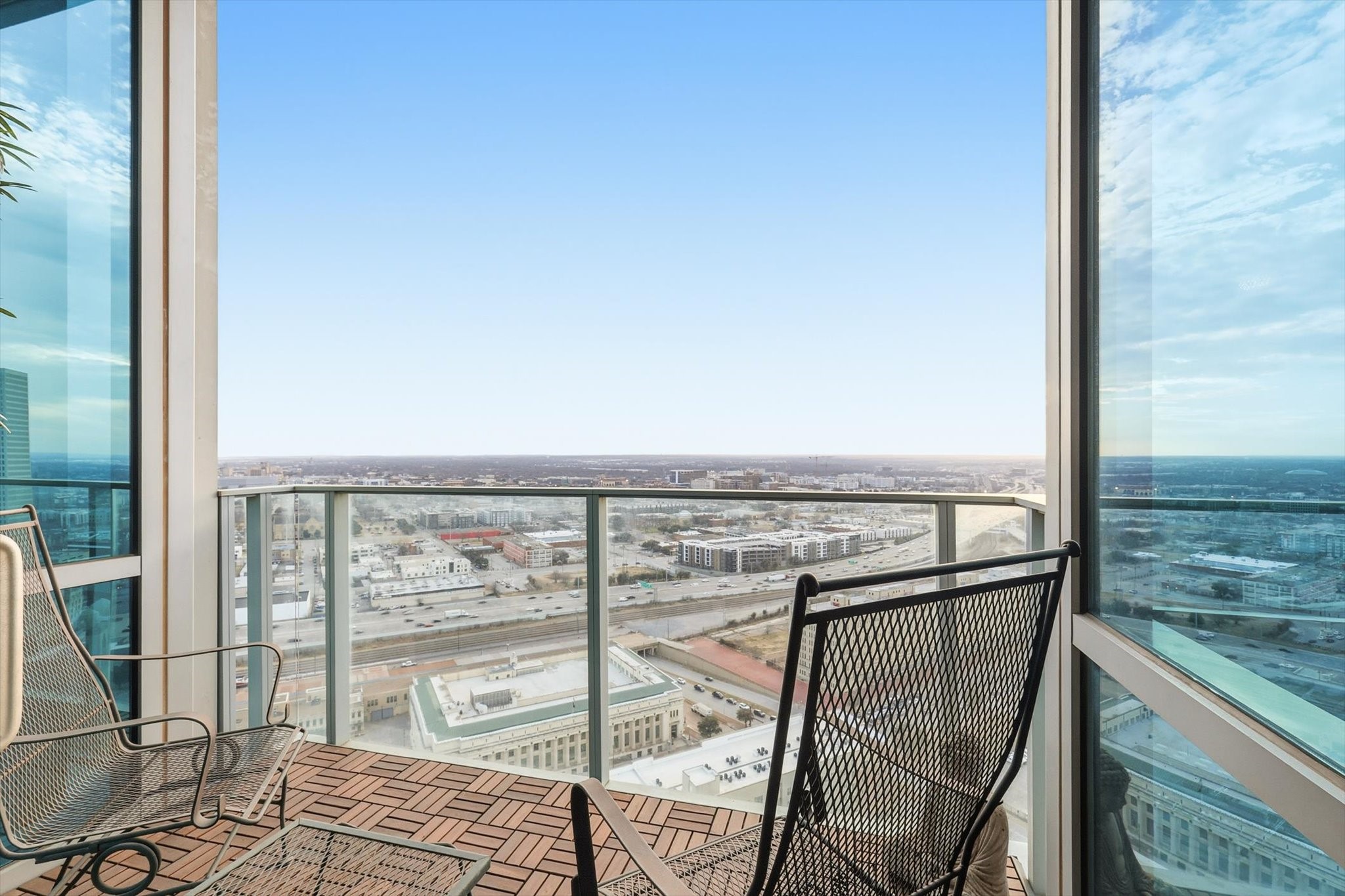 1301 Throckmorton Street 2705