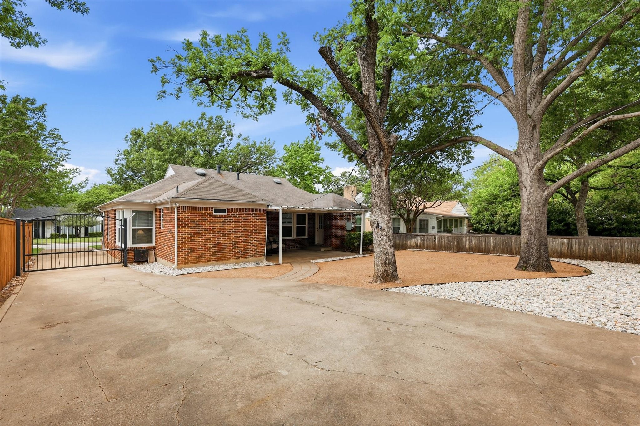 3525 Stadium Drive