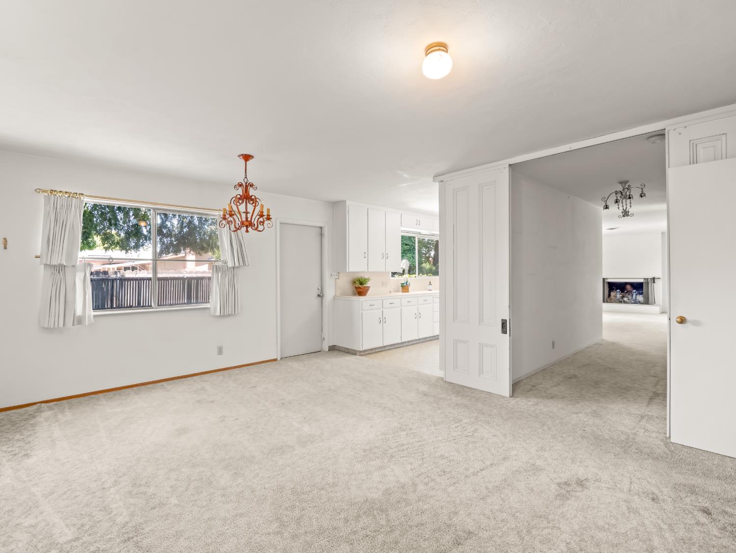 1004 W Walnut Avenue