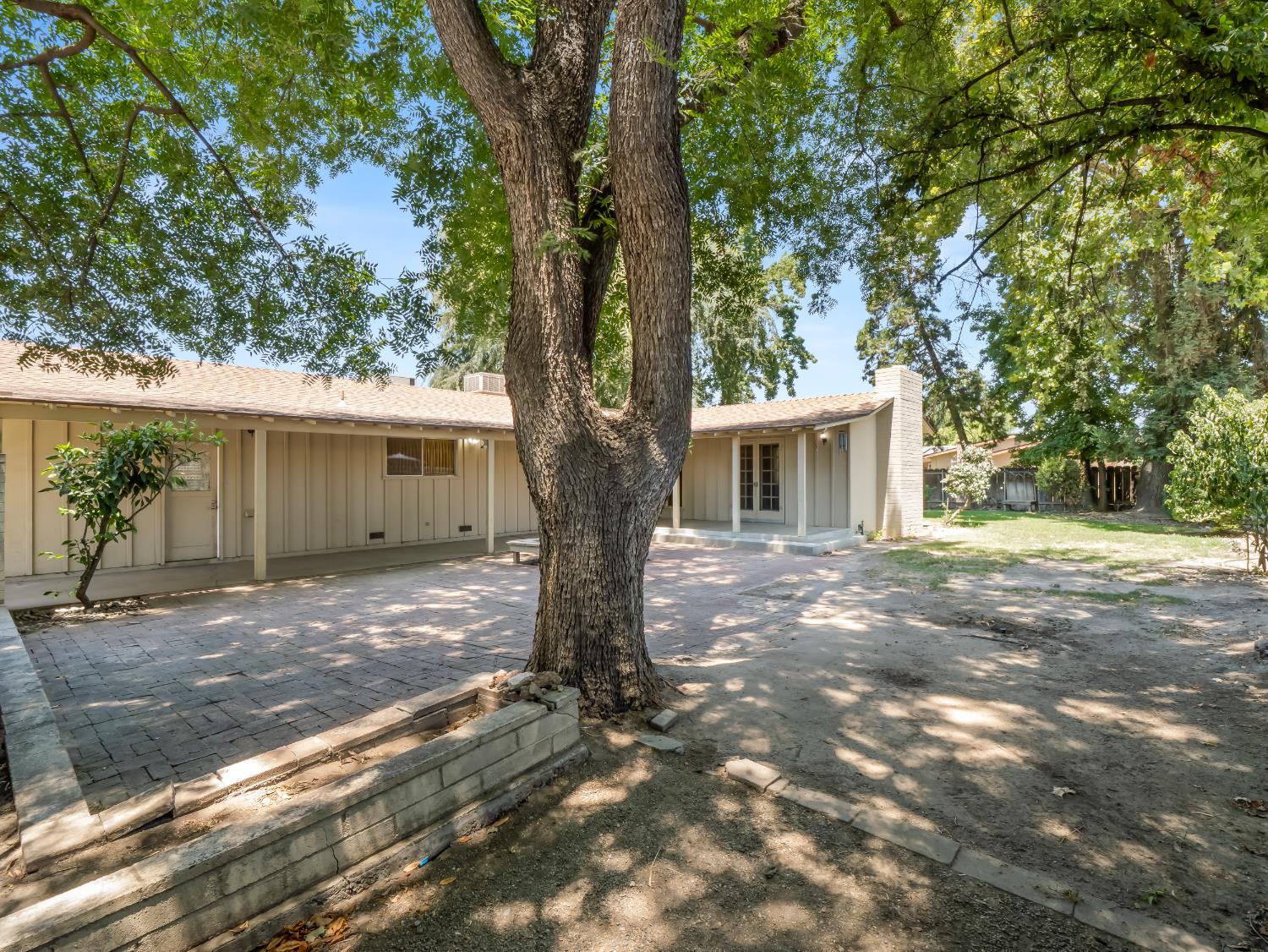 1004 W Walnut Avenue