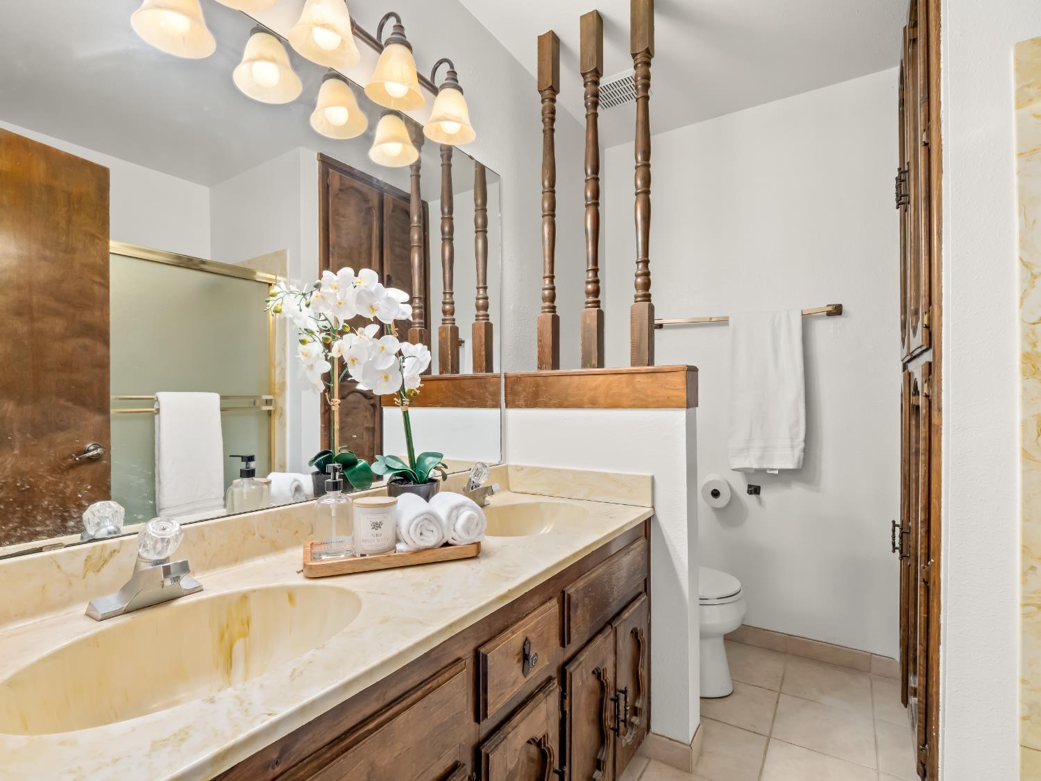 3006 S Vintage Street