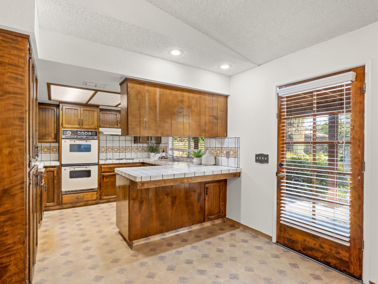 3006 S Vintage Street