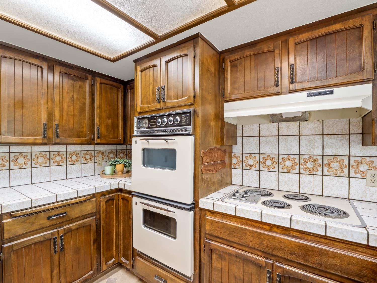 3006 S Vintage Street