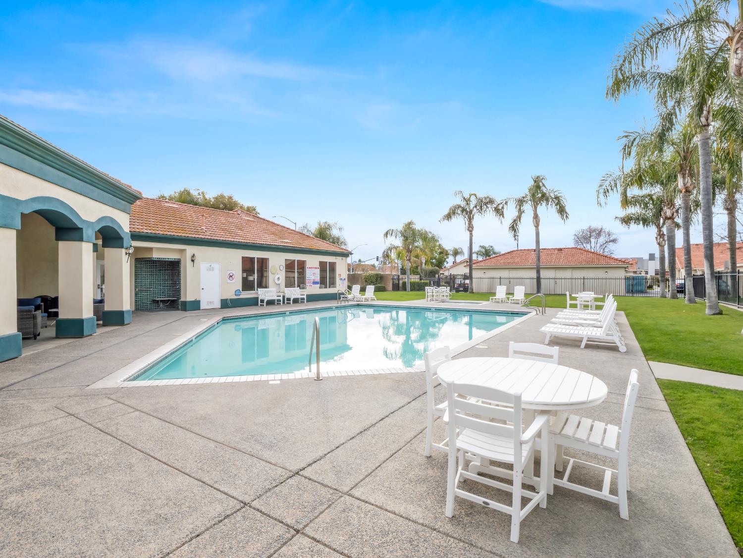 1542 E Alluvial Avenue # 137