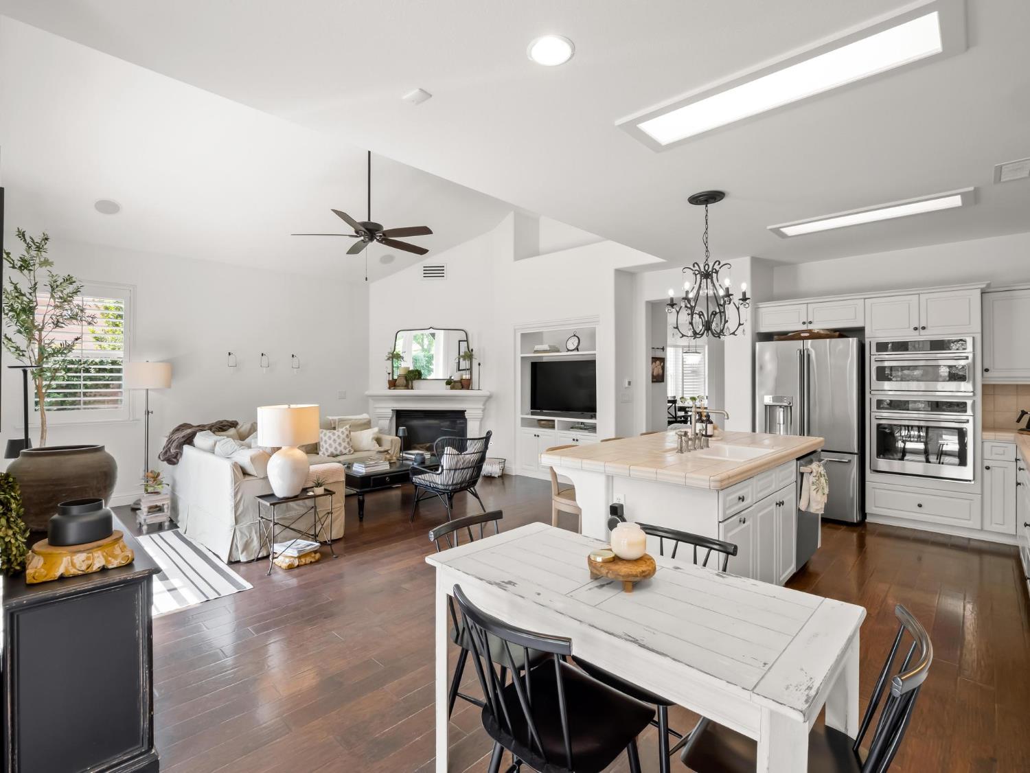 3524 Prescott Avenue