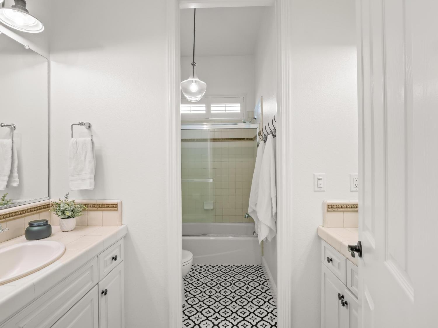 3524 Prescott Avenue