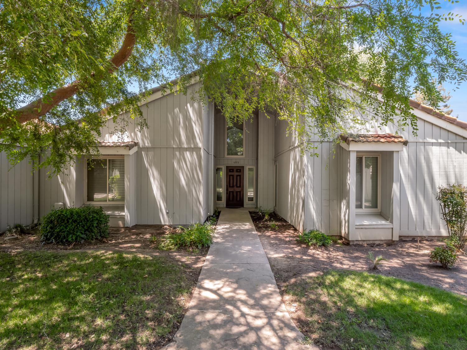 1872 Cougar Lane