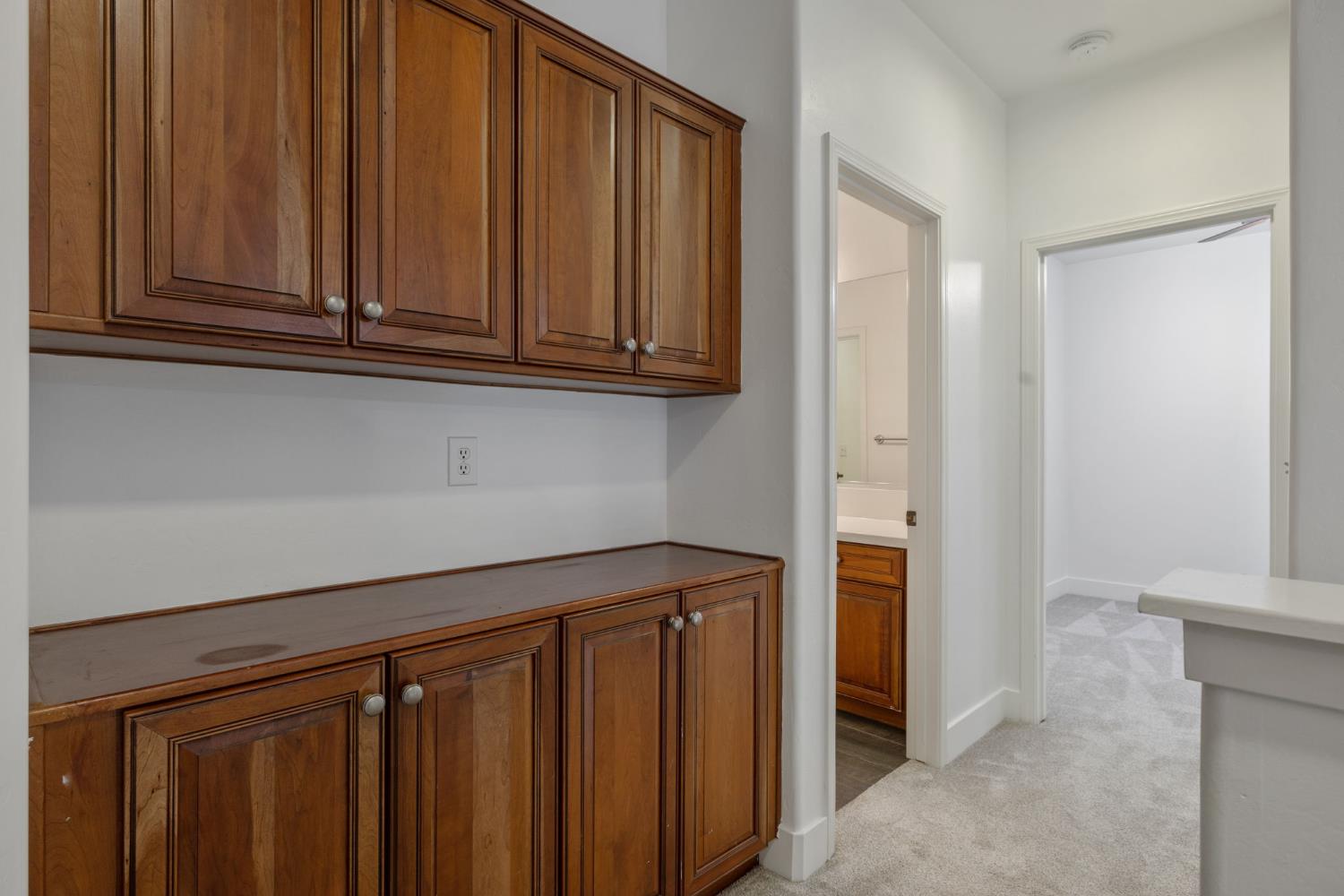 1558 N Pisa