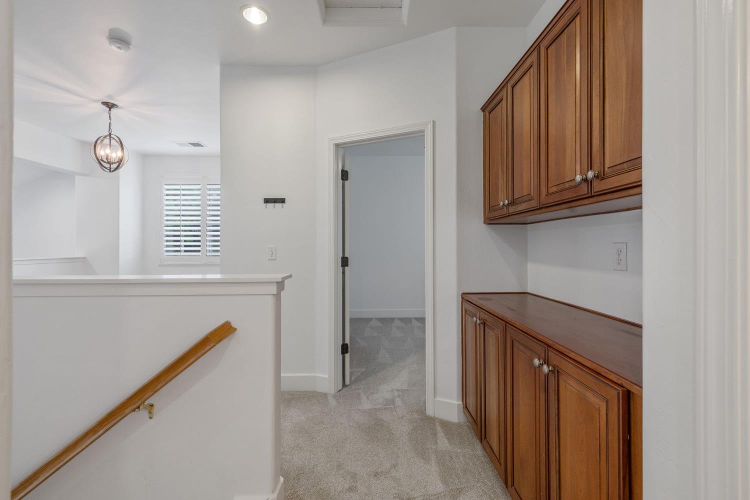 1558 N Pisa