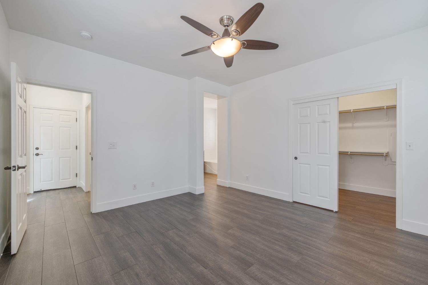 1558 N Pisa