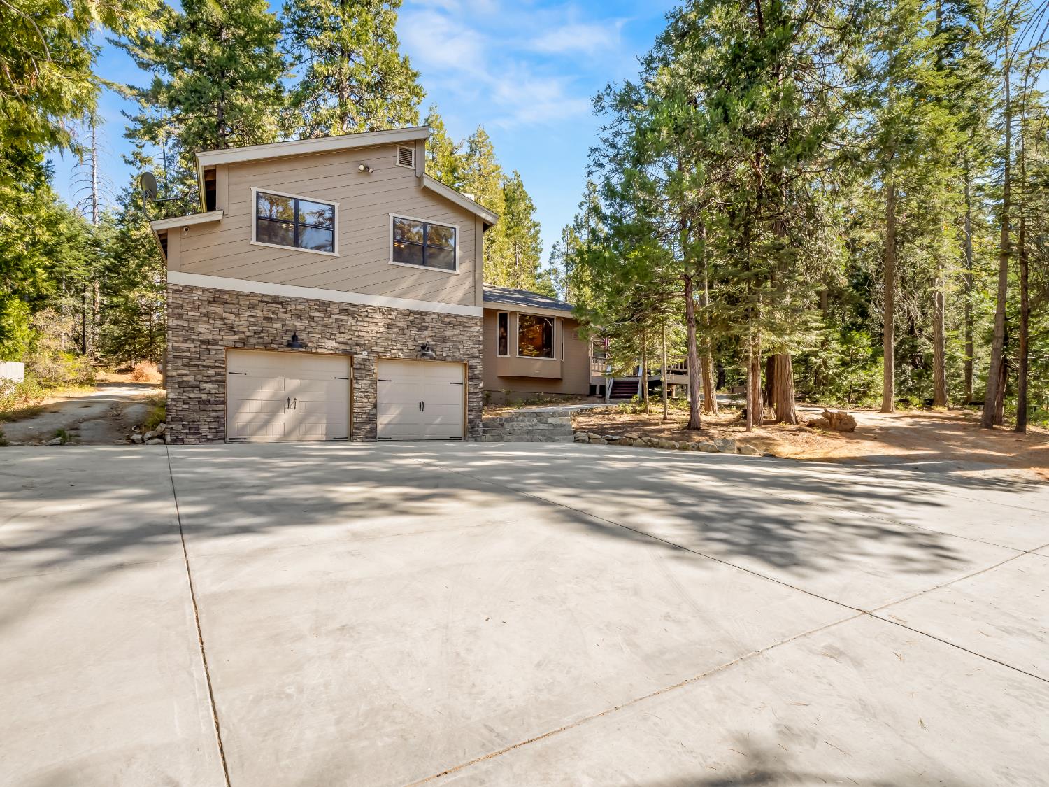 39411 Pond Lane