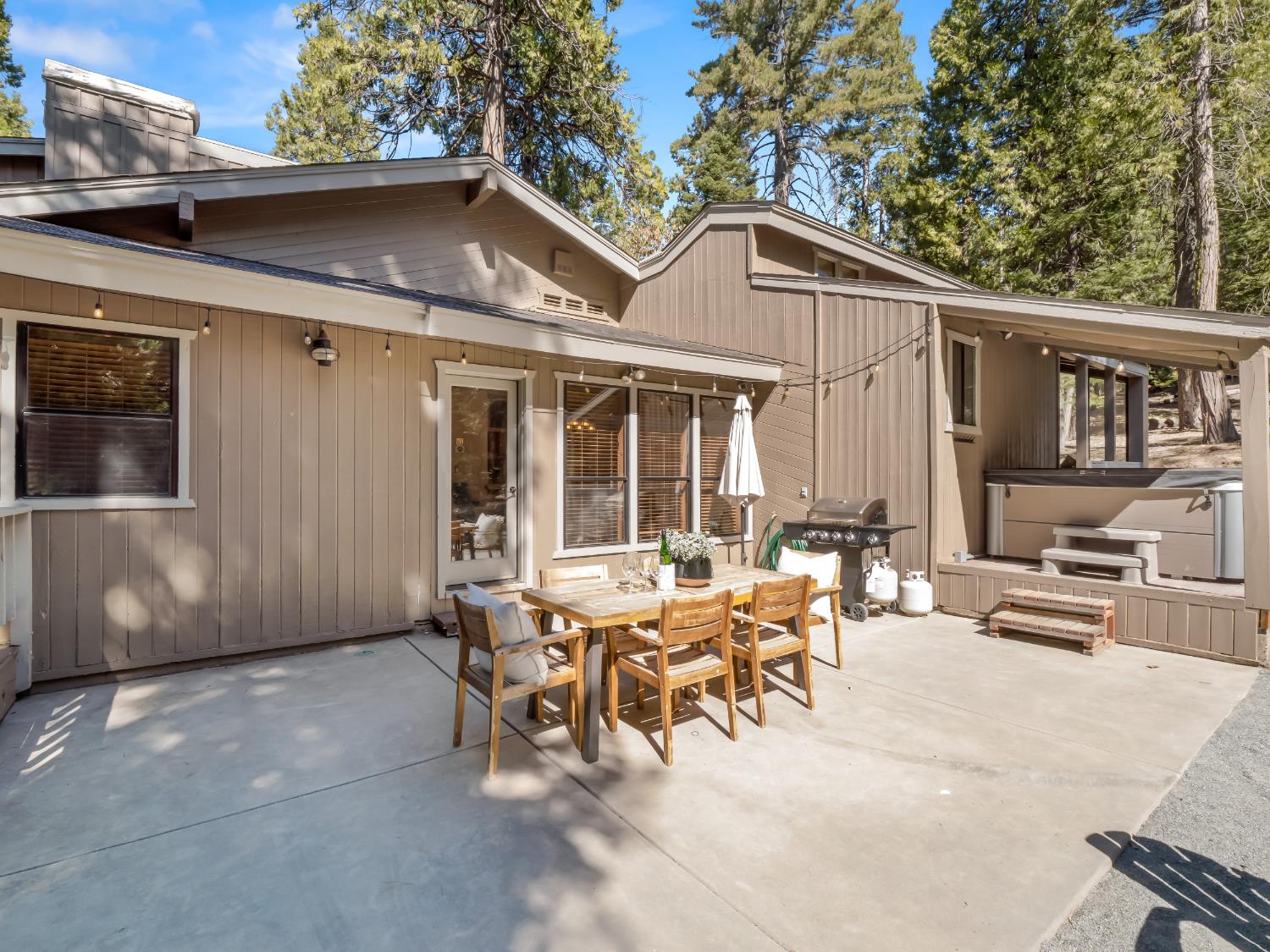 39411 Pond Lane