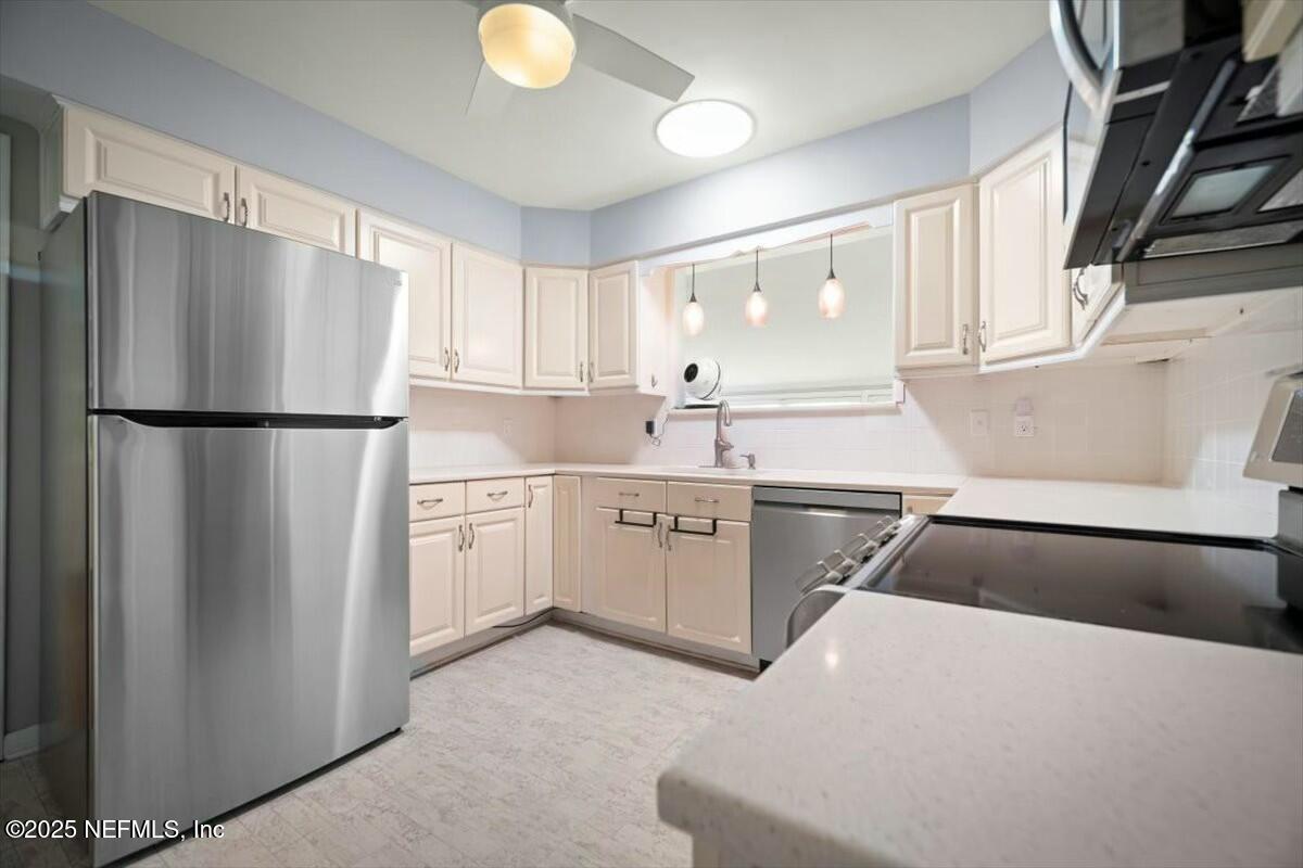 8442 SAN MARTARRO Drive W