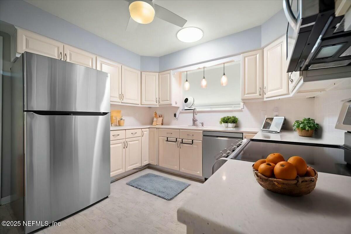 8442 SAN MARTARRO Drive W