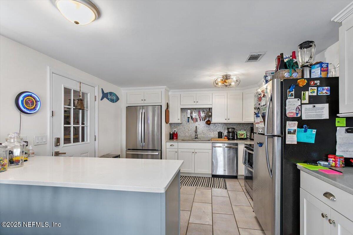 9752 HECKSCHER Drive