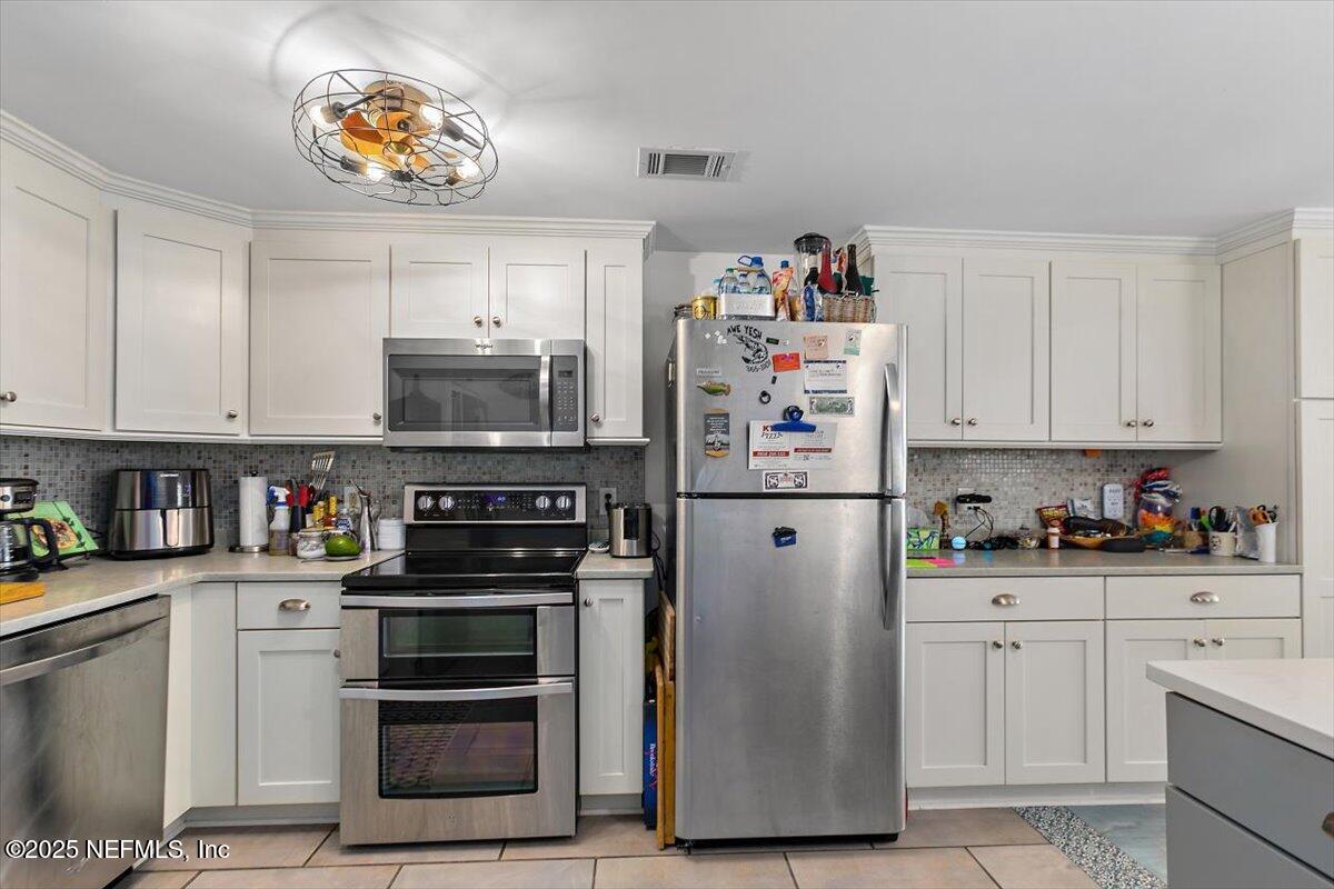 9752 HECKSCHER Drive