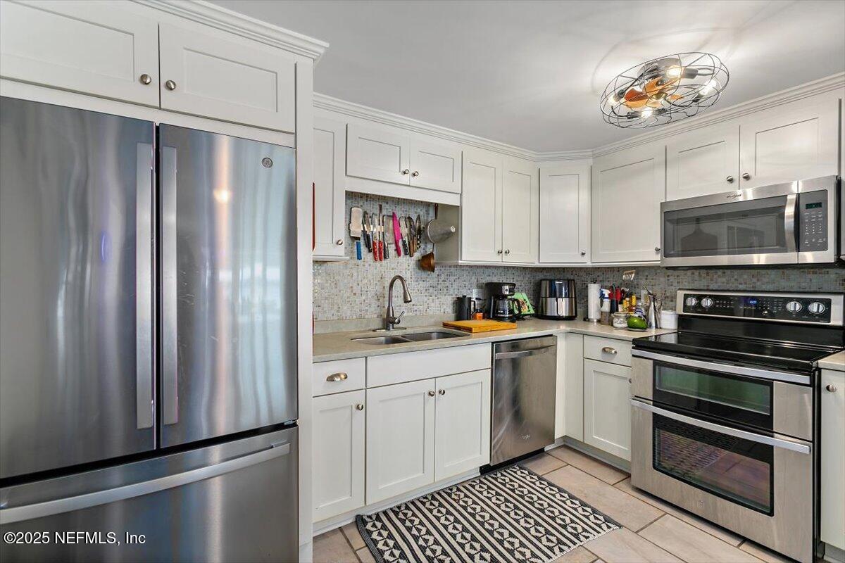 9752 HECKSCHER Drive