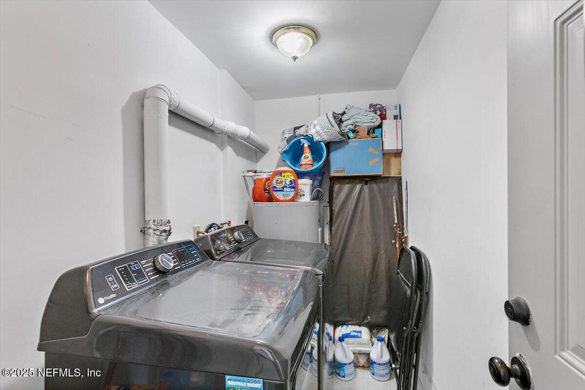 9752 HECKSCHER Drive