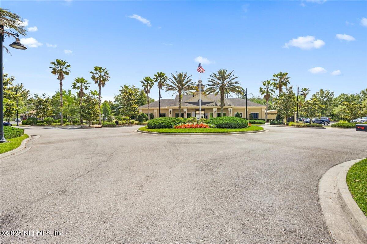 183 SCOTLAND YARD Boulevard