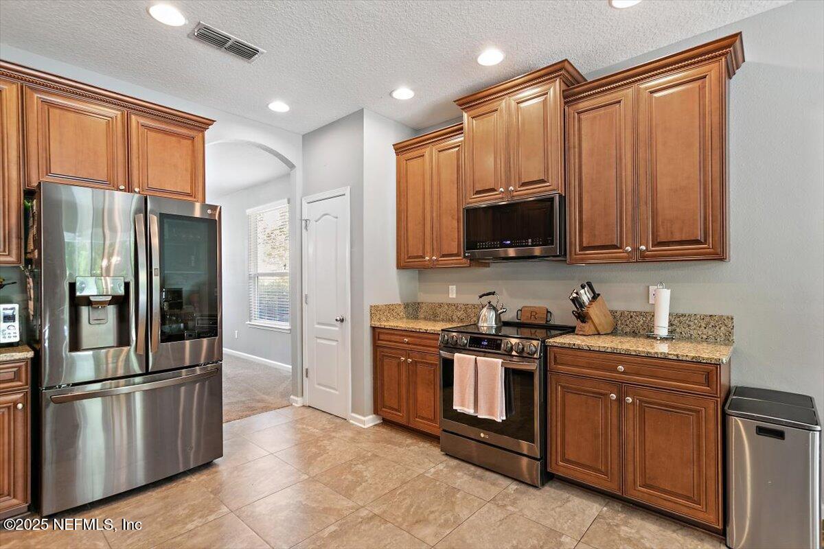 183 SCOTLAND YARD Boulevard