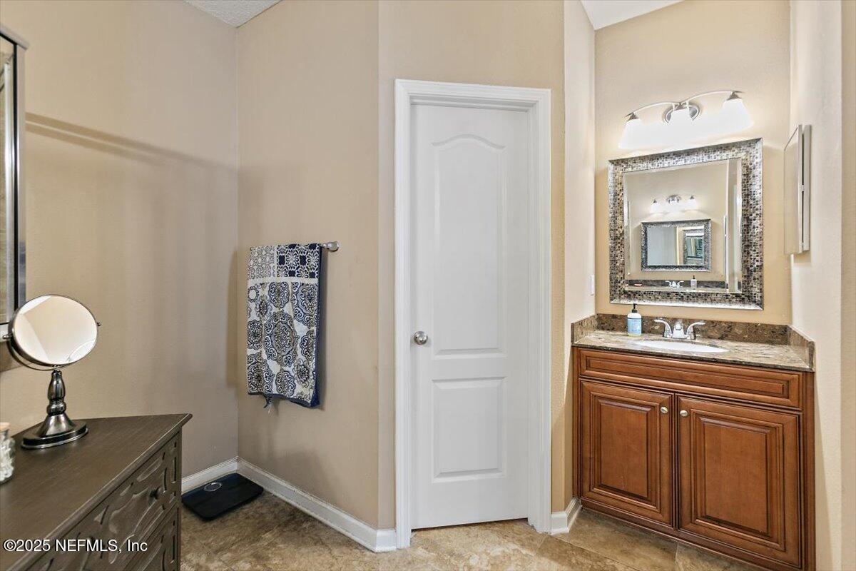 183 SCOTLAND YARD Boulevard