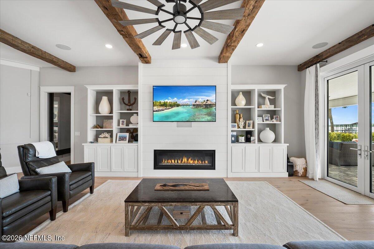 9136 HECKSCHER Drive