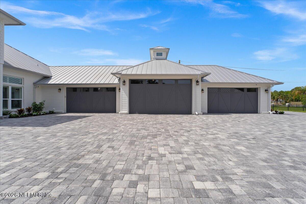 9136 HECKSCHER Drive