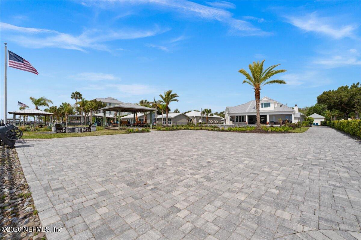 9136 HECKSCHER Drive