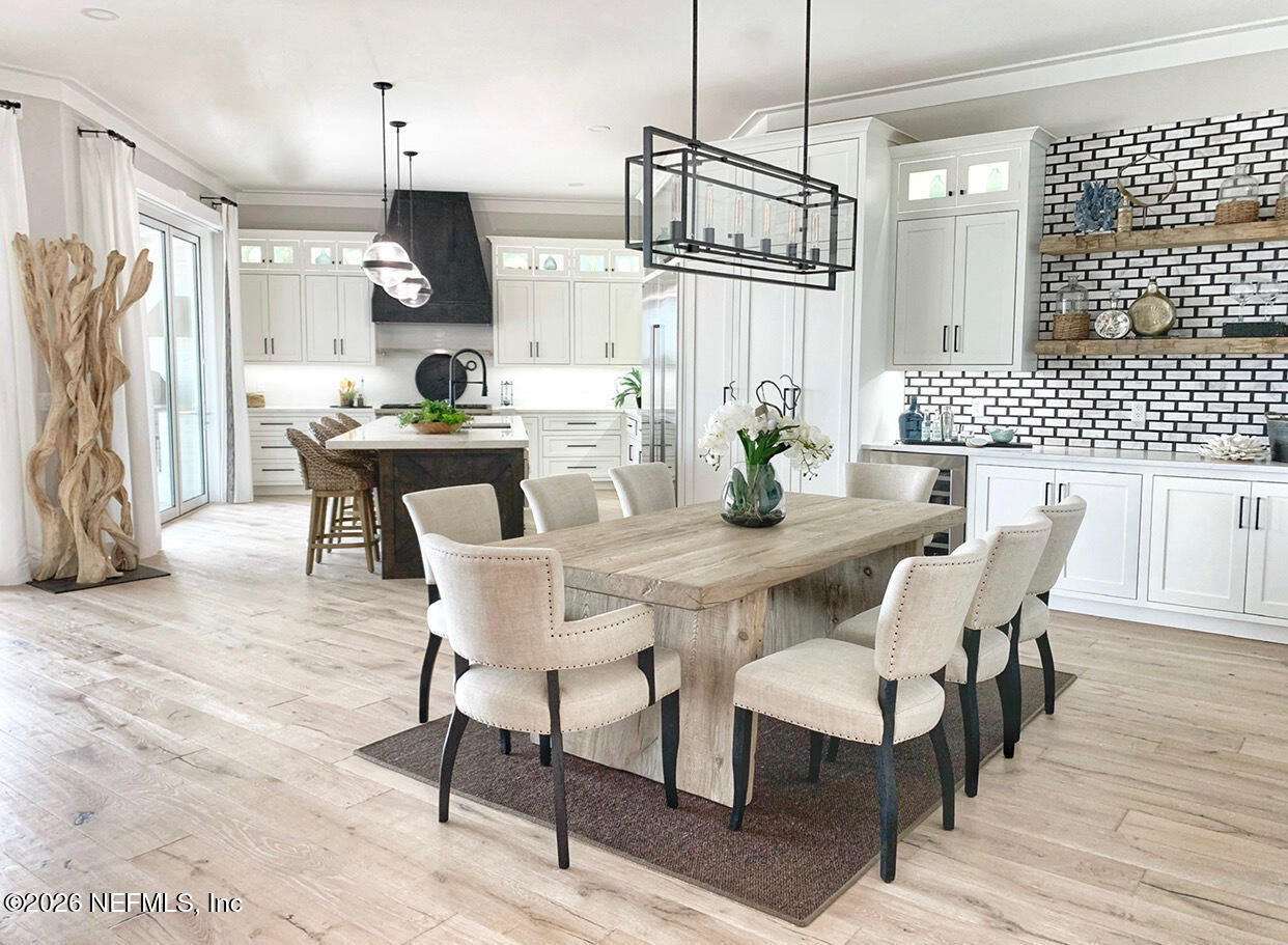 9136 HECKSCHER Drive