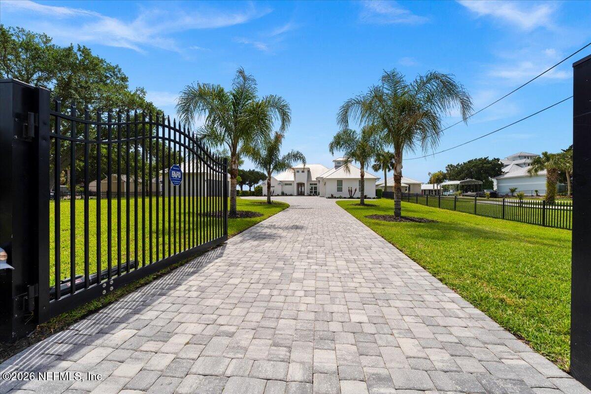 9136 HECKSCHER Drive