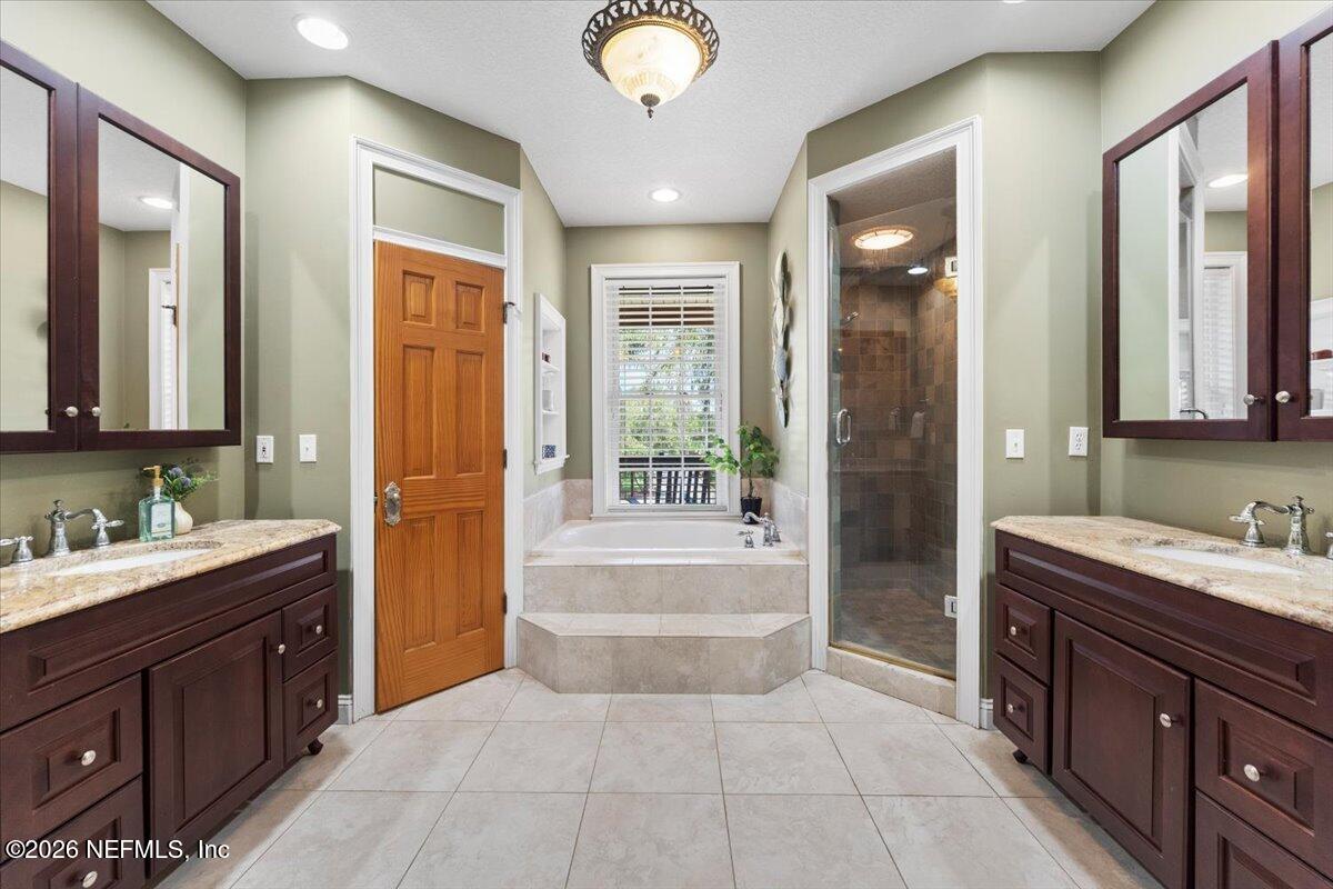 9839 HECKSCHER Drive