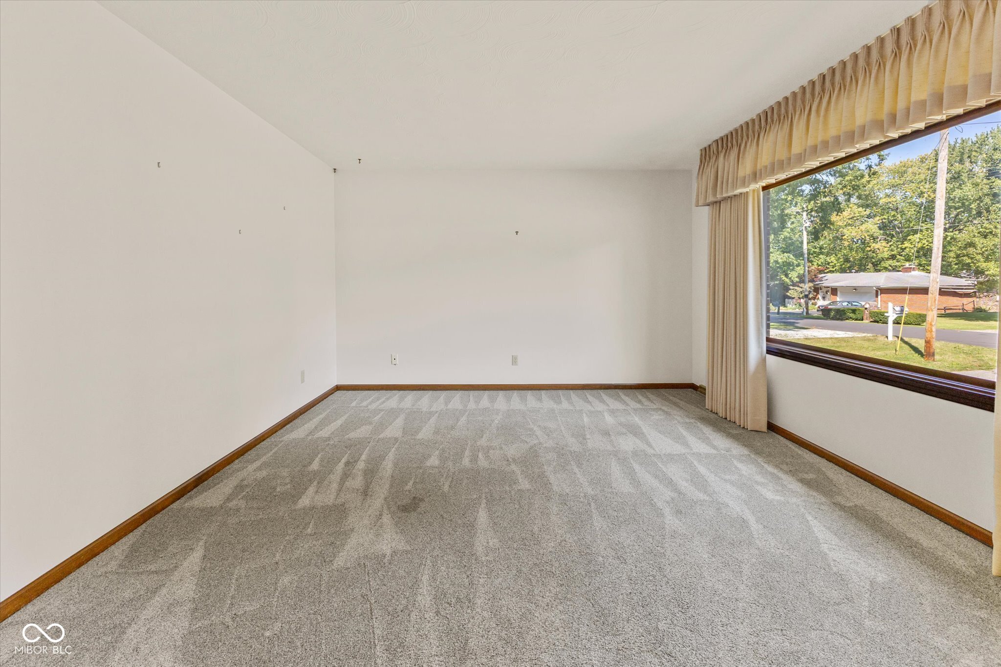 7731 Hillcrest Drive