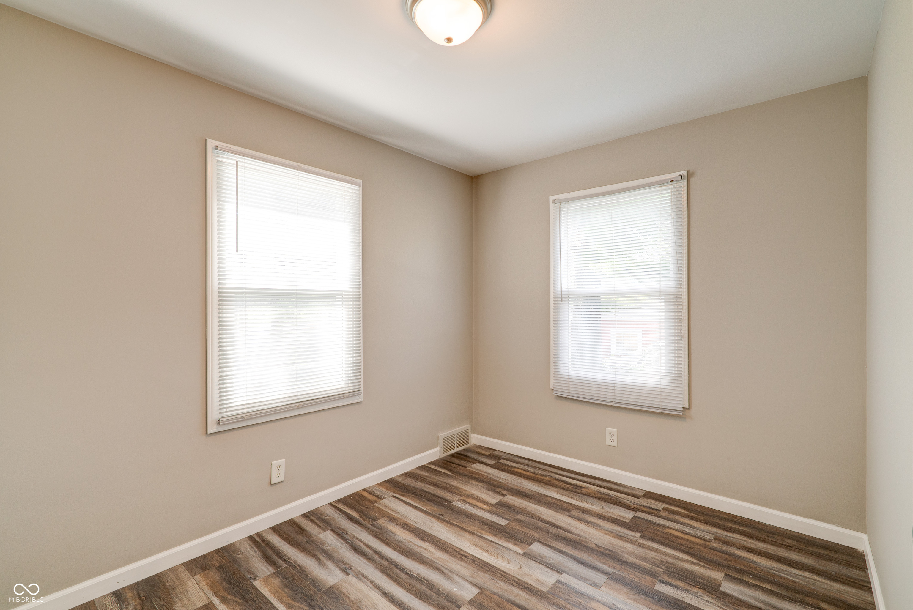 2289 S County Road 1050 E